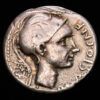 CORNELIA. Cnaesus Cornelius Blasio. Denario (3,84 g.). Roma, 112-111 a.C. Craw-296-1v. MBC.