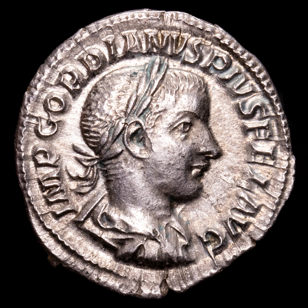 Gordiano. Denario. (2,37 g.). Roma. 238-244 d.C.. RIC-81. EBC. R: P M TR P III COS P P