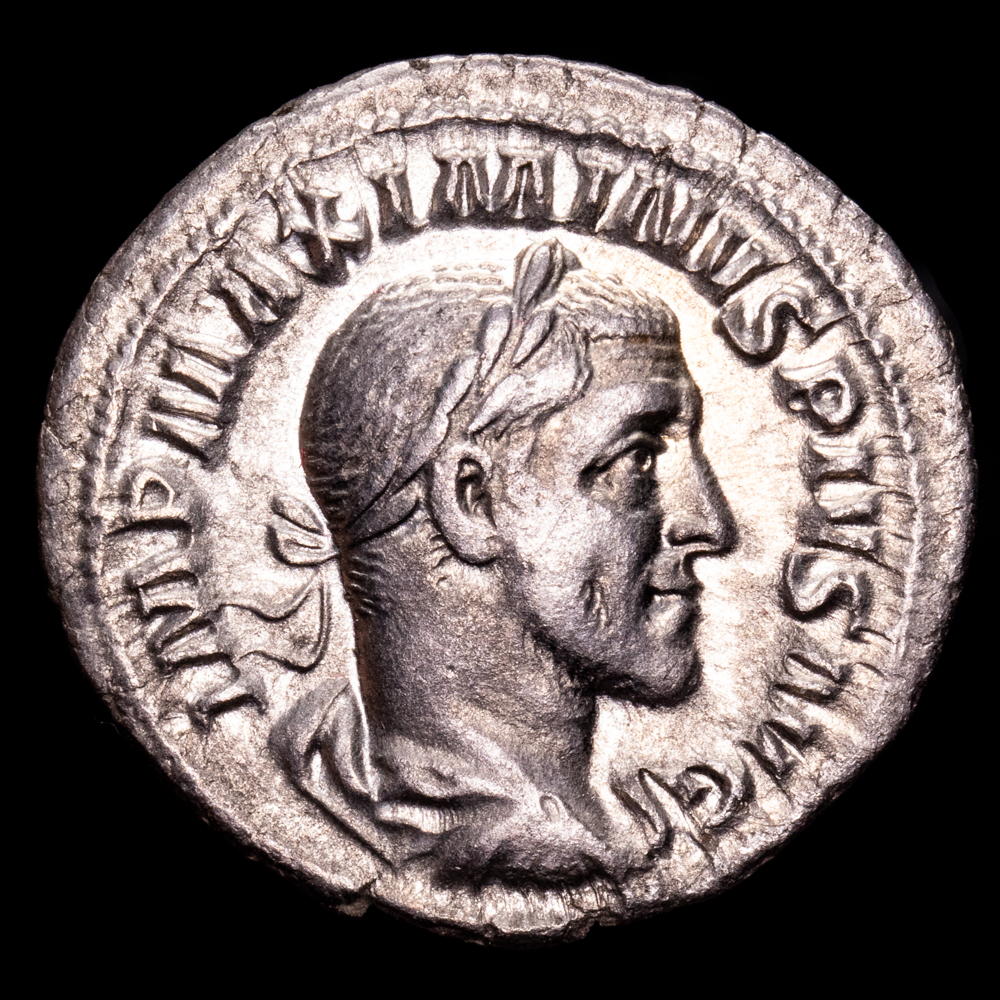 Maximinus Thrax. Denario. (2,93 g.). Roma. (235-238 d.C.). RIC-16. EBC. R: VICTORIA AVG