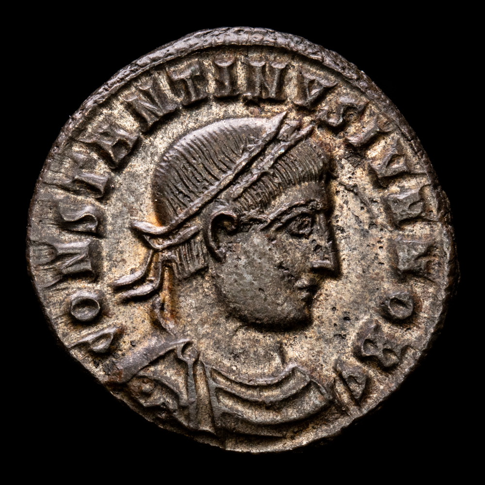 Constantino II. Nummus. (2,68 g.). Heraclea. 317-340 d.C. RIC-77. EF. Muy bella.