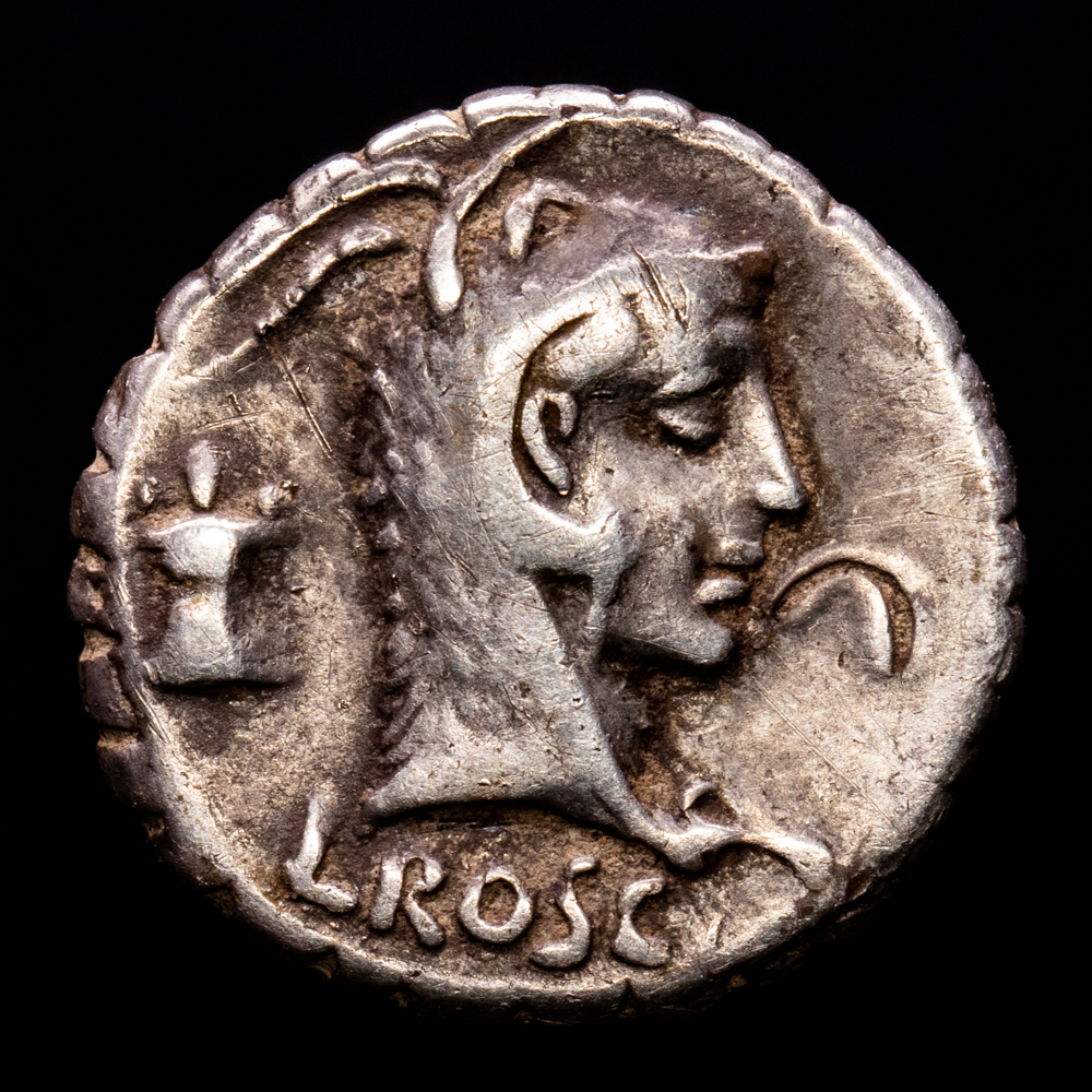 L. Roscius Fabatus. Denario serrado. (3,85 g.). Roma. 64 a.C.. Crawford 412/1. MBC. R: FABATI Mujer alimentando a serpiente