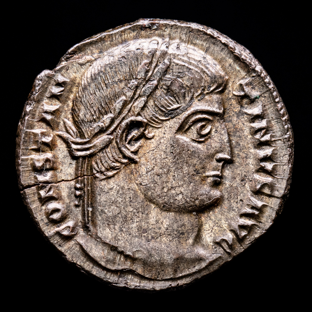 Constantino I. Follis. (2,76 g.). Thesalonica. 325-326 d.C.. RIC-183. XF+. Flan crack