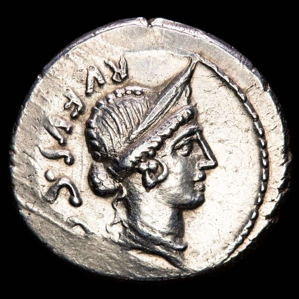 Cordia. Denario (3,60 g.). Rome, 50-49 a.C. Ch14-2 nº2. EBC-