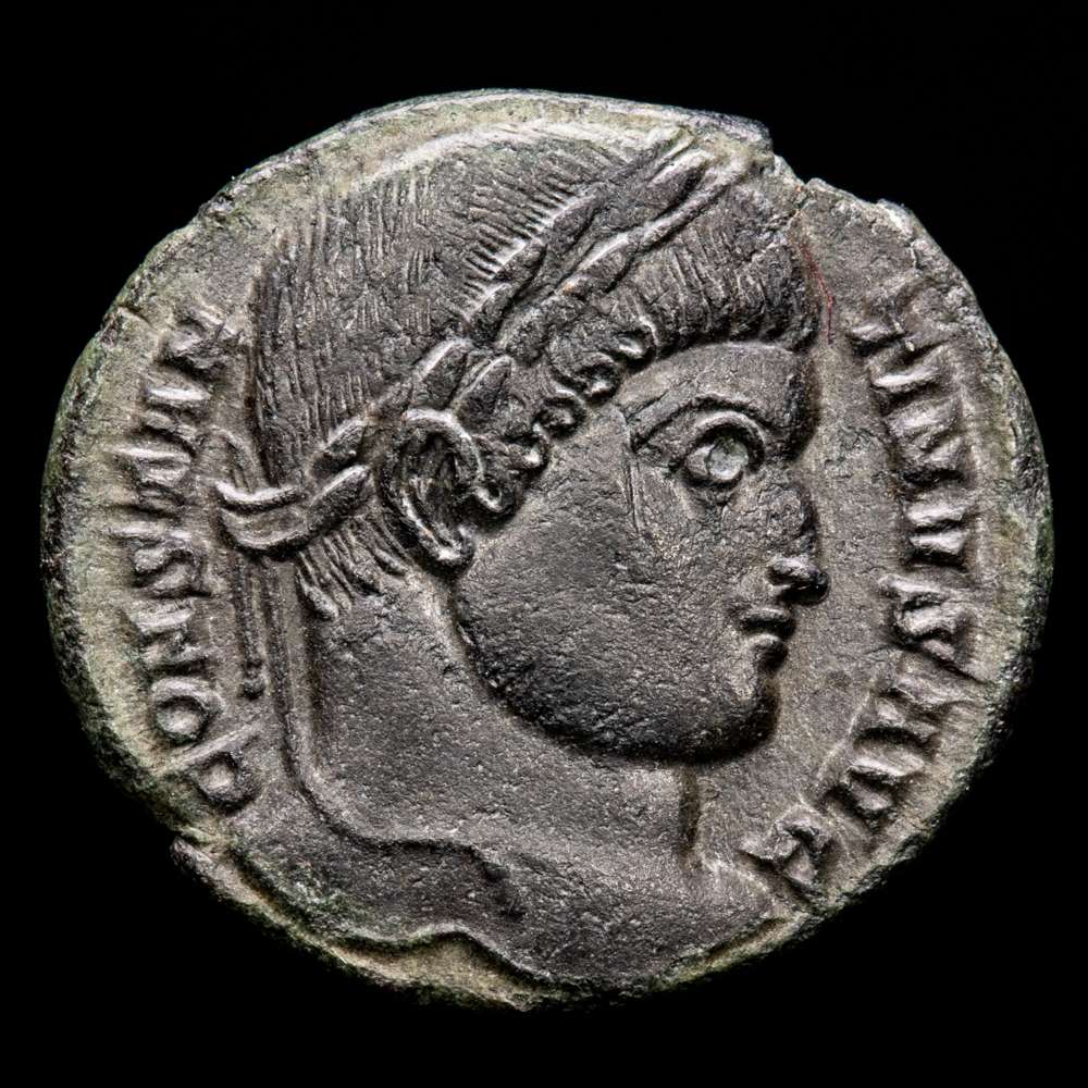 Constantino I. Follis. (2,6 g.). Treveri. 324-325 d.C..