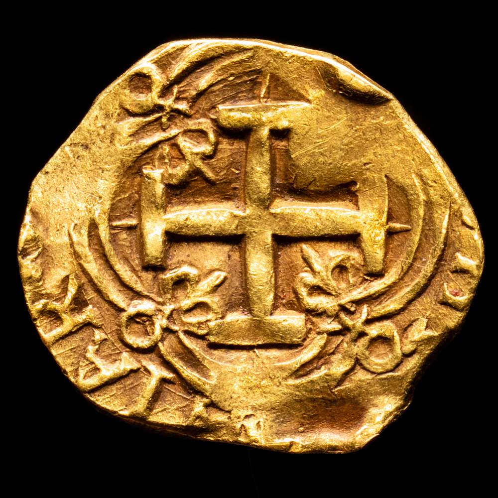 Carlos II (1665-1700). 2 escudos. ND (1694-1699). Santa Fe de Nuevo Reino. (Cal-Tipo 151). Au. 6,73 g. Fecha no visible. Se aprecia la C de CAROLVS a derecha del escudo. MBC+.  Muy rara