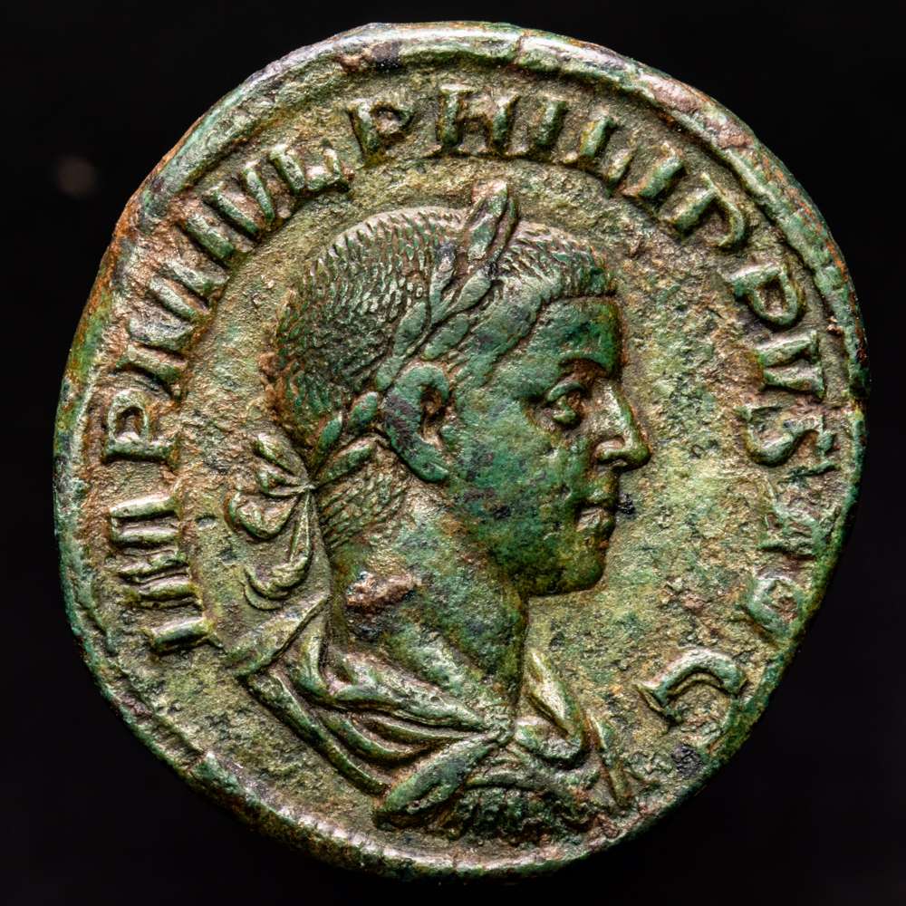 Filipo II, Sestercio, Roma, 247-9. AE (17,03 g). busto laureado y cubierto a la derecha. RIC 268a. Pátina verde, VF+.