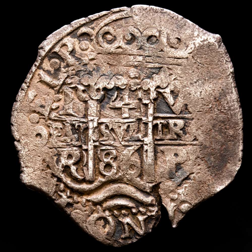 CARLOS II. Potosí, Bolivia, mazorca 4 reales, 1686 VR. S-P40; KM-25; Cal-533. 13,65 gramos. Flan muy ancho con pilares y ondas completos.