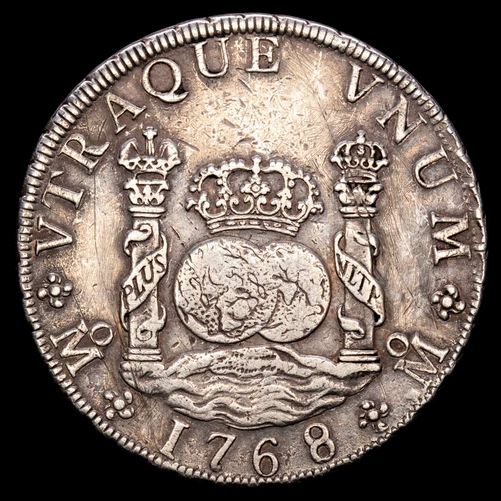 Carlos III (1759-1788). 8 reales. 1768. México. MF. (Cal-1094). Ag. 26,89 gramos. Rayitas en anverso. Pátina. MBC+.