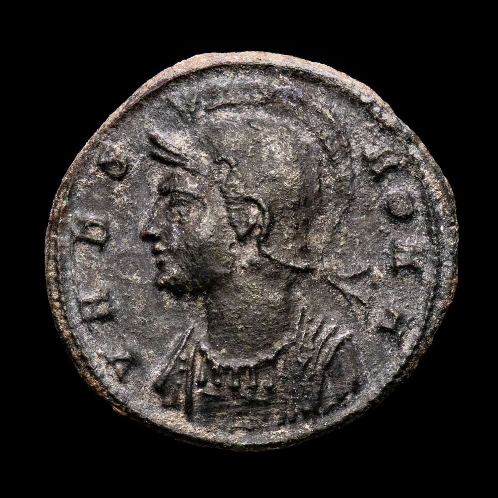 Constantino I.’EL GRANDE’. Follis reducido. (2,51 g.). Heraclea. 330-333 d.C.. RIC-119.Urbs Roma. Ae. MBC+.