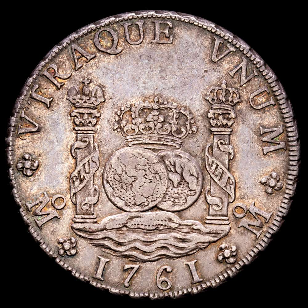 Carlos III (1759-1788). 8 reales. 1761. Casa de la Moneda de la Ciudad de México. MM. (Cal-1075). Ag. 27,17 gramos. Variedad con cruz entre “H” e “I”, Bonita pátina. EBC-.