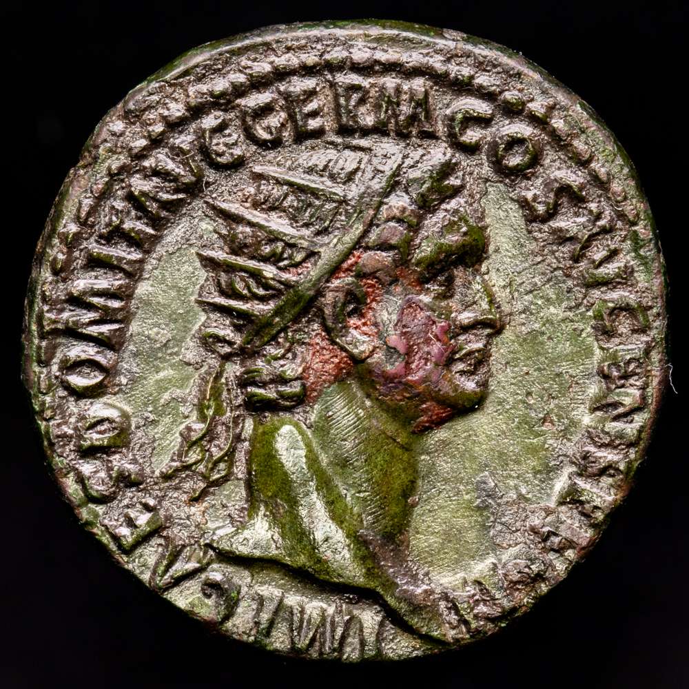 Domiciano, 81-96. Dupondius (29 mm, 12,67 g ), Roma, 85. RIC 421; RIC² 804. Rara. Una hermosa moneda, con un espléndido retrato y una preciosa pátina verde cristalizada. XF.
