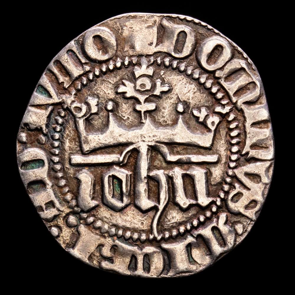 Reino de Castilla y León. Juan I (1379-1390). 1/2 real. Sevilla. (AB.542). (Bautista-802). Anv.: Leyenda termina en AD:IVTO.. Rev.: Leyenda termina en CASTELLE. Ag. 1,58 gramos. Escasa. MBC+.