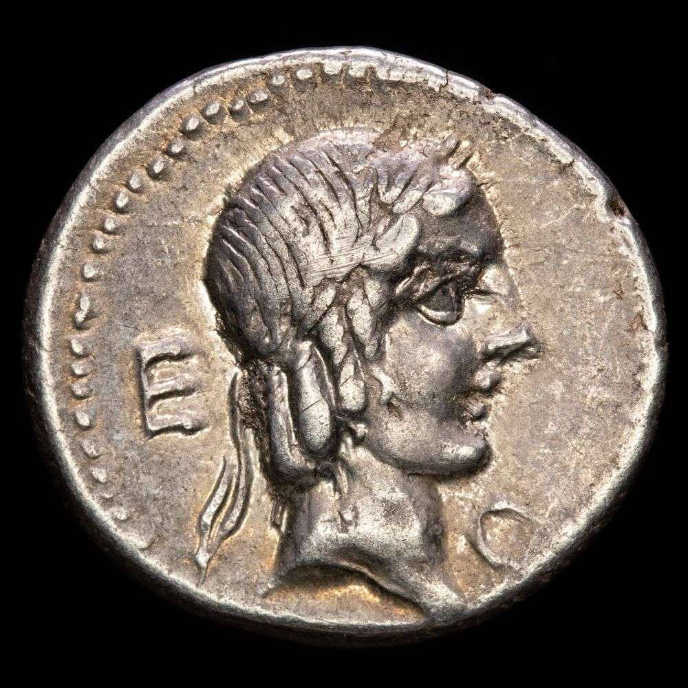 CALPURNIA. L. Calpurnius Piso Frugi. Denario (3,97 g.). Roma, 90-89 a.C. Cal-311g; FFC-304. MBC+.