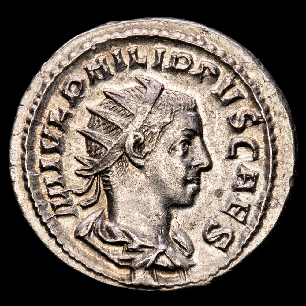 Felipe II (César, 244-247). Antoniniano. Roma. RIC 219. (4,61 g. 22 mm.). Casi excepcional.