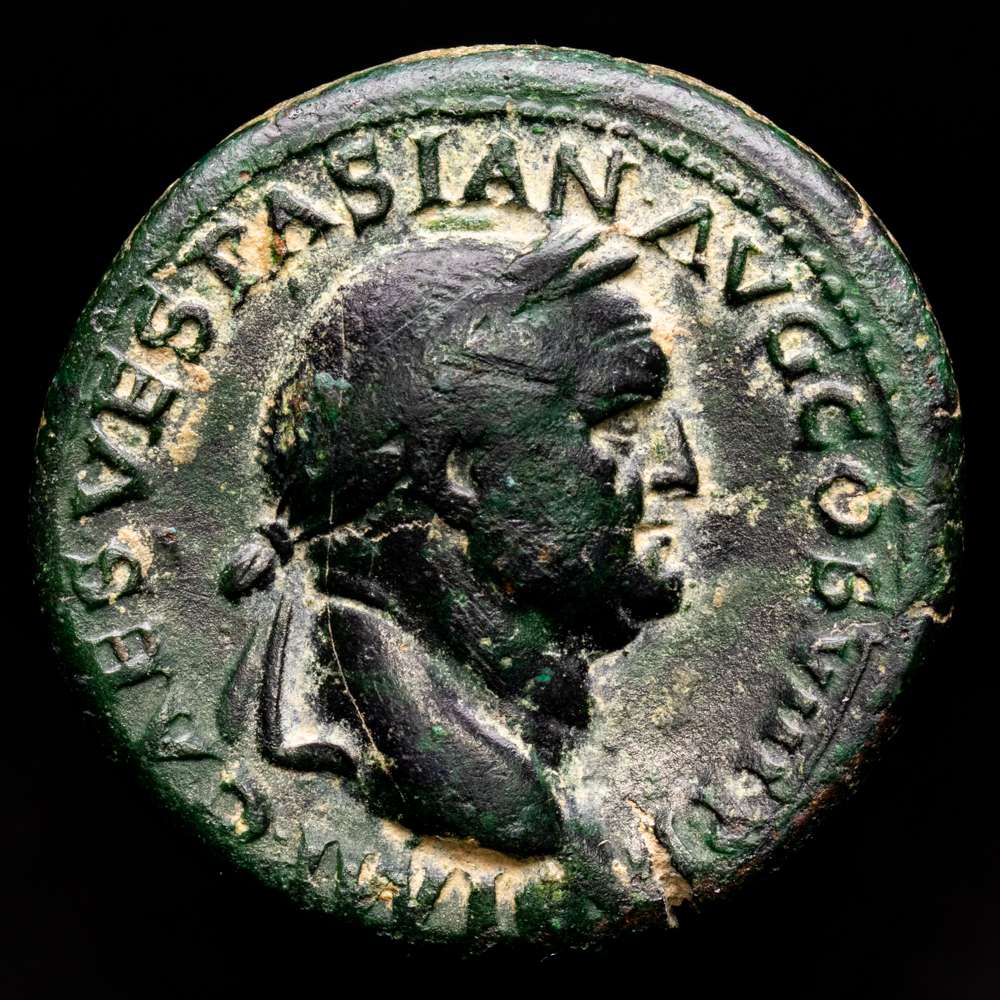 Vespasiano, 69-79. Dupondio. Lugdunum. 77-78 d. C. (Bronce, 29 mm, 17,40 g). RIC II.1 1210. Cohen 166. BMCRE 828. Bonita pátina verde y marrón. Bonito retrato.  Muy bien conservado.