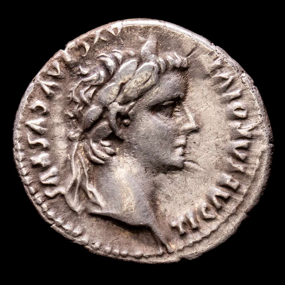 Tiberio. Denario. 14-37 d. C. Lugdunum. (Ric-I 30). (Bmcre-48). (Rsc-16a).  Ag. 3,69 gramos. Acuñación bien centrada. VF+.