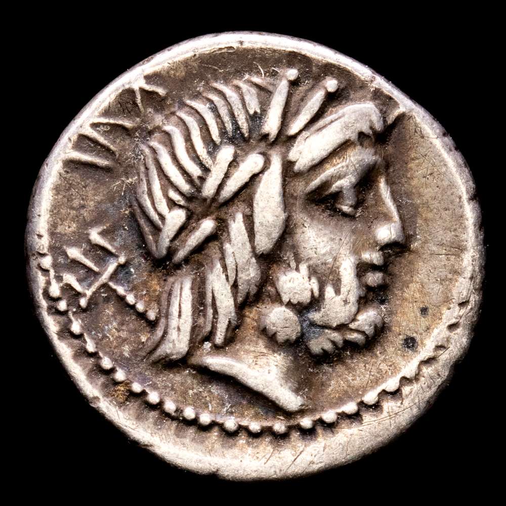 Gens L.Lucretius. Denario. (3,89 g.). Roma. 74 a.C.. Craw-390.2. VF+. Muy centrado, bello ejemplar.