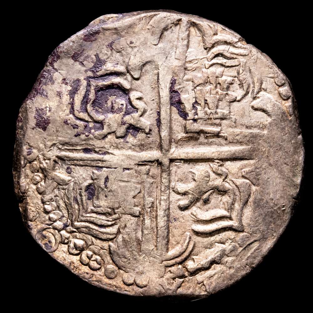 Felipe IV (1621-1665). 8 reales. Potosí. P. (Cal-tipo 327). Ag. 26,91 gramos. Fecha no visible. Leones y castillos. VF.