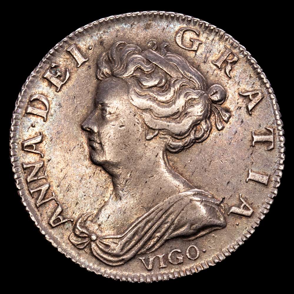 Ana (1702-1714), Shilling AR, VIGO, 1703. 6,00 g/6 h. (Bull 1388; ESC 1131; S. 3586). Bella pátina de monetario antiguo. XF.