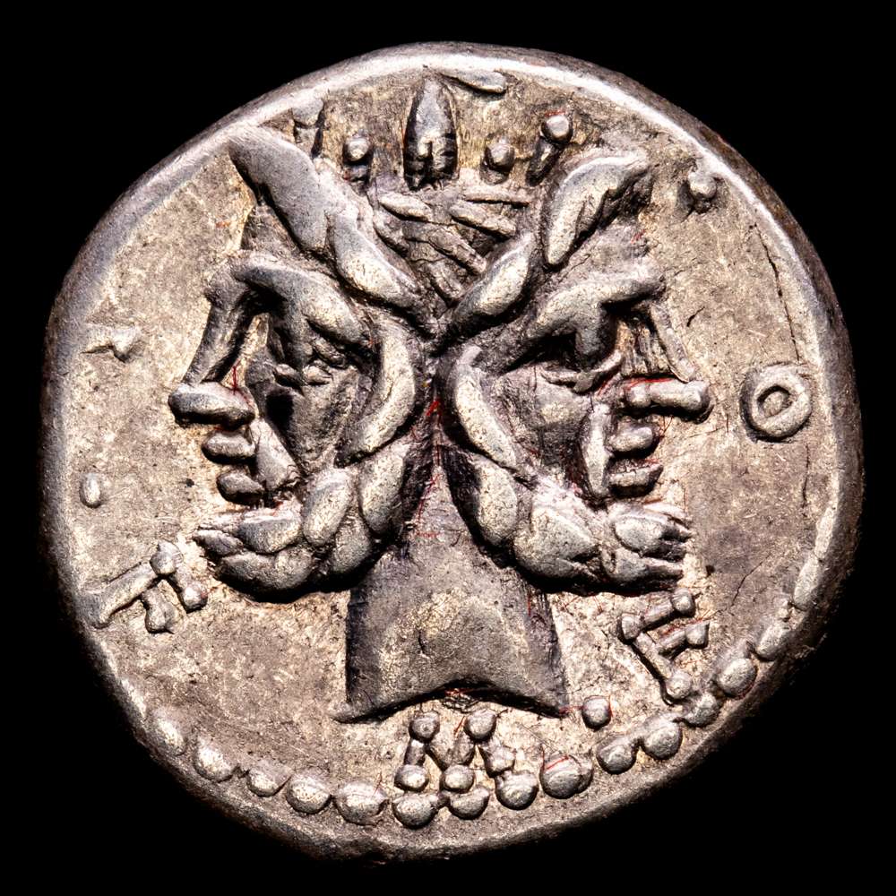 Furia. M. Furio Lf Filo. Denario. 119 a. C. Italia central. (Ffc-730). (Craw-281/1). (Cal-600). Ag. 3,89 gramos. MBC+.