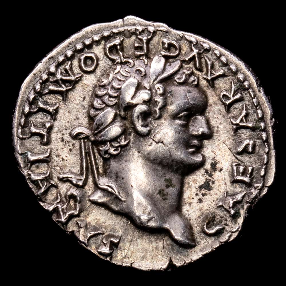 Domiciano. Denario. 77/78 dC Roma. (Ric-II 2.961). (Bmcre-241/2). (Rsc-51). Ag. 3,45 gramos. EBC. Muy bella.