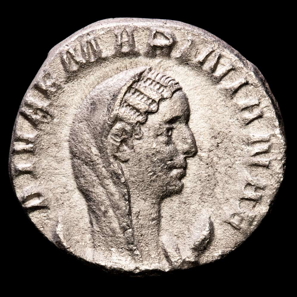 Diva Mariniana. Antoniniano. 254 dC Roma. (Ric-V 1.6). (Seaby-16). Ag. 4,23 g. VF+.