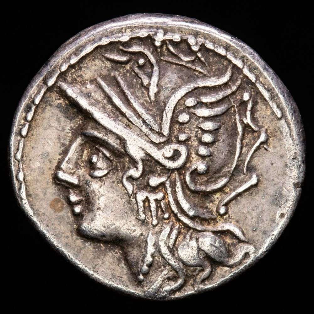 COELIA o COILIA. C. Coelius Caldus. Denario (3,88 g.). Roma, 104 a.C. Pátina oscura. BMC-1463-92, Cal-442, Craw-318/1b, FFC-575, Se-3. EBC-.
