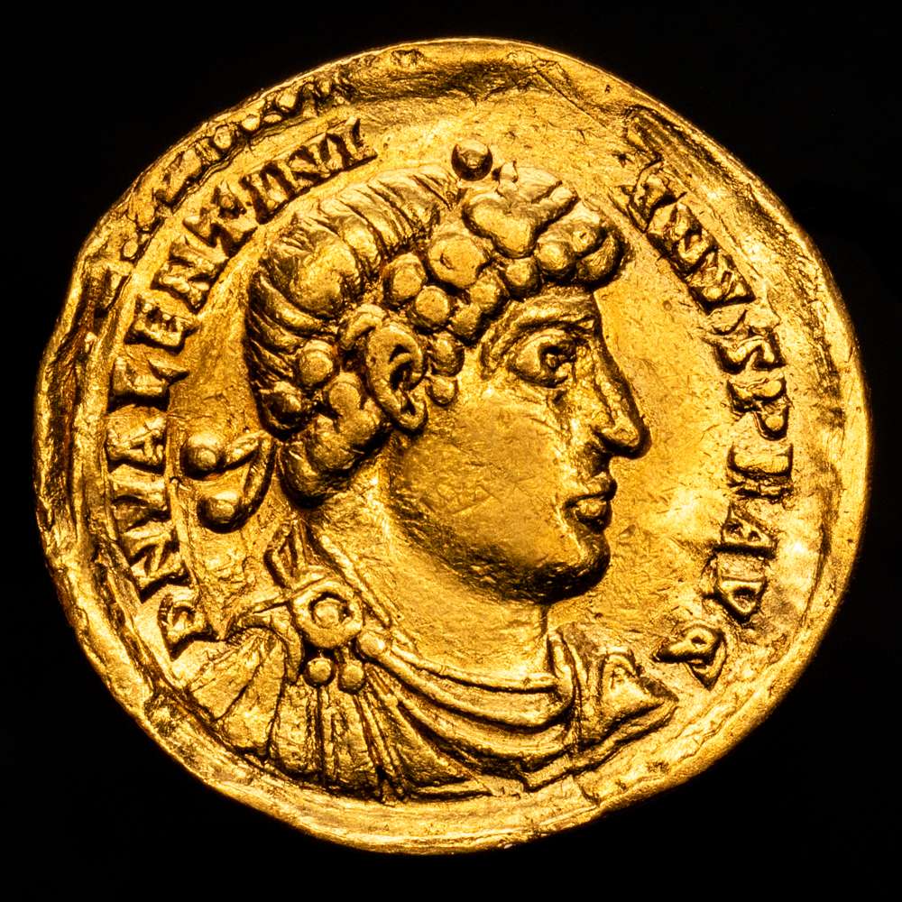 Valentiniano I. Sólido. 373-375 d. C. Treveri. (Spink-19283). (Ric-17b). 4.26 g. Diám. 21 mm. VF+.