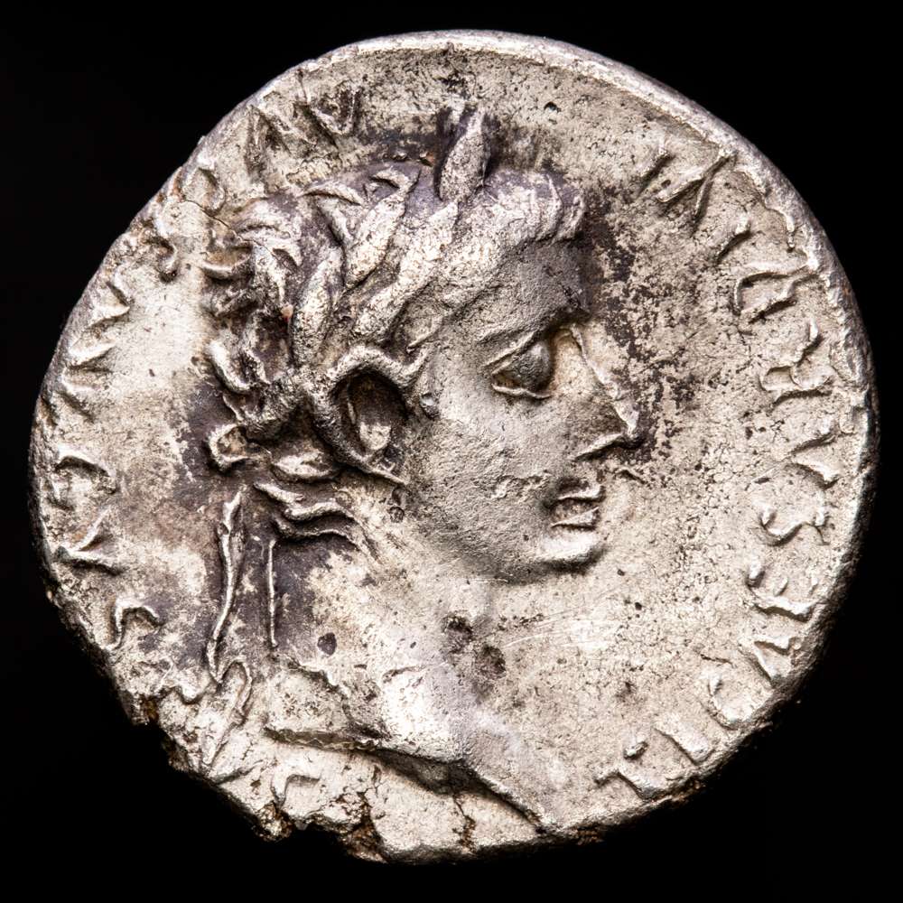 Tiberio. Denario. 36-37 dC Lugdunum. (Ric-I 30). (Bmcre-48). (Rsc-16a). Ag. 3,73 gramos. MBC+.