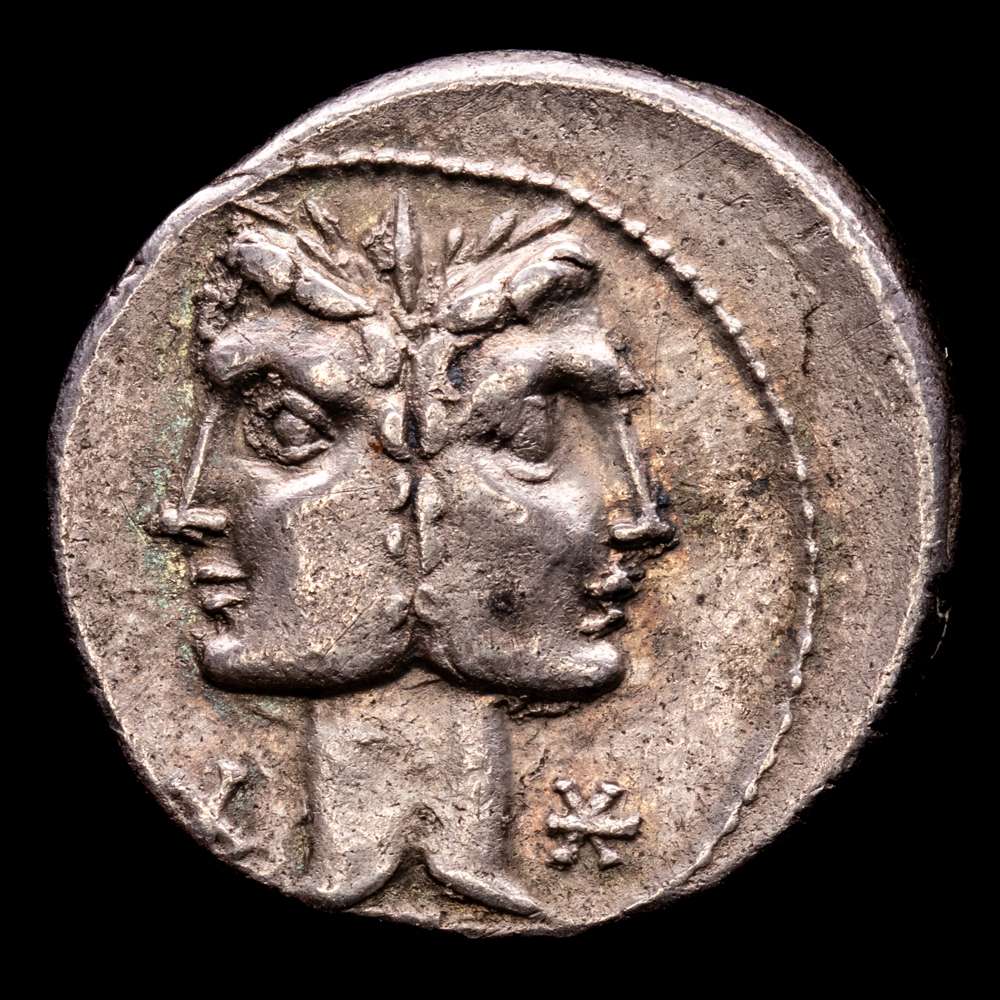 C. FONTEIUS. Denario (114-113 a. C.). Roma. Crawford 290/1. 3,87 g. XF. Suave tono.