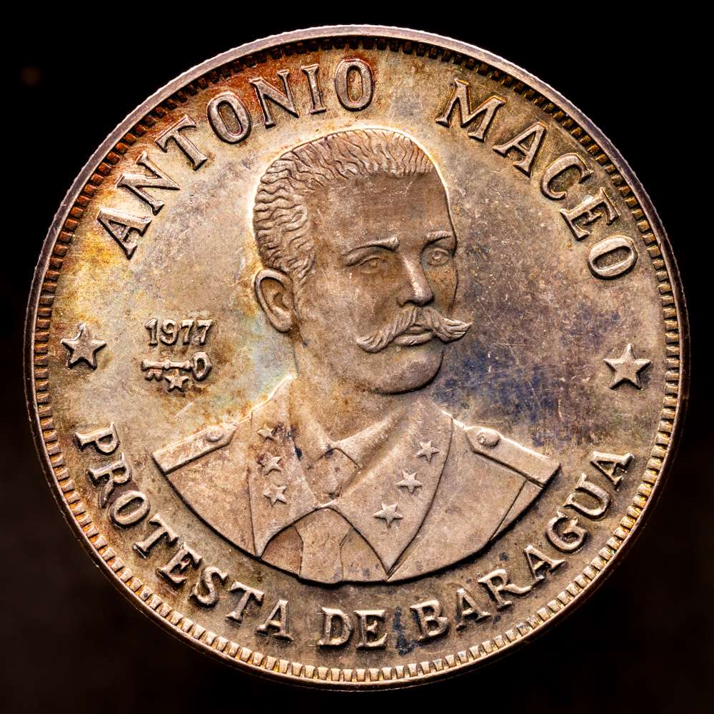 Cuba 20 Pesos 1977. KM#40, N#107702; Plata 26,15 g, Proof; Figuras en la historia de Cuba – Antonio Maceo; Acuñación 25000 piezas; Con una pátina asombrosa. UNC.