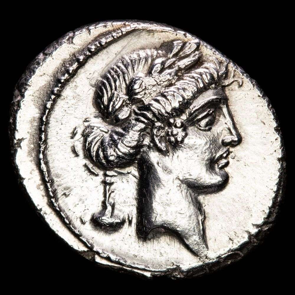 Pomponia. Q. Pomponio Rufo.  Denario (4,10 g.). Roma, 64 a.C. . Crawford 410/2a; Sydenham 811; Pomponia 9; RBW . EBC/EBC-, brillo original. Atractiva.