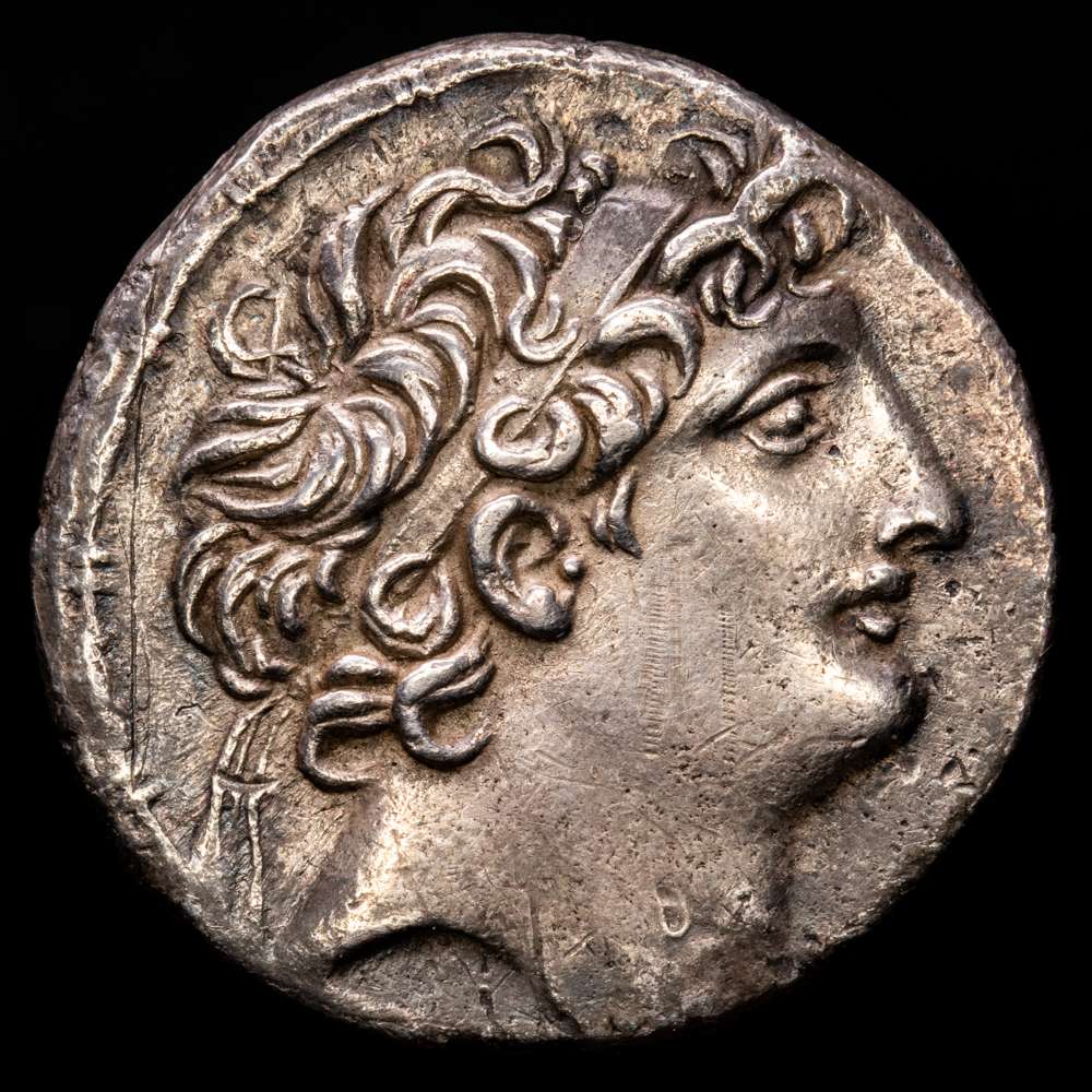 Tetradracma. 115-113 aC ANTÍOCO VIII. AKE. PTOLEMAIDA. 16,22 grs. AR. SNG Israel I-2593. VF+.