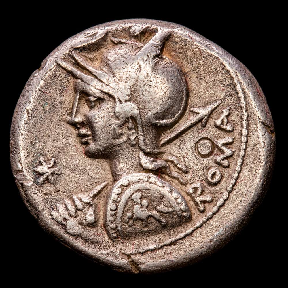 Licinia. Publio Licinio Nerva. Denario. 113-112 aC Acuñación incierta. (FFc-802). (Craw-292/1). Ag. 3,74 gramos. MBC+.